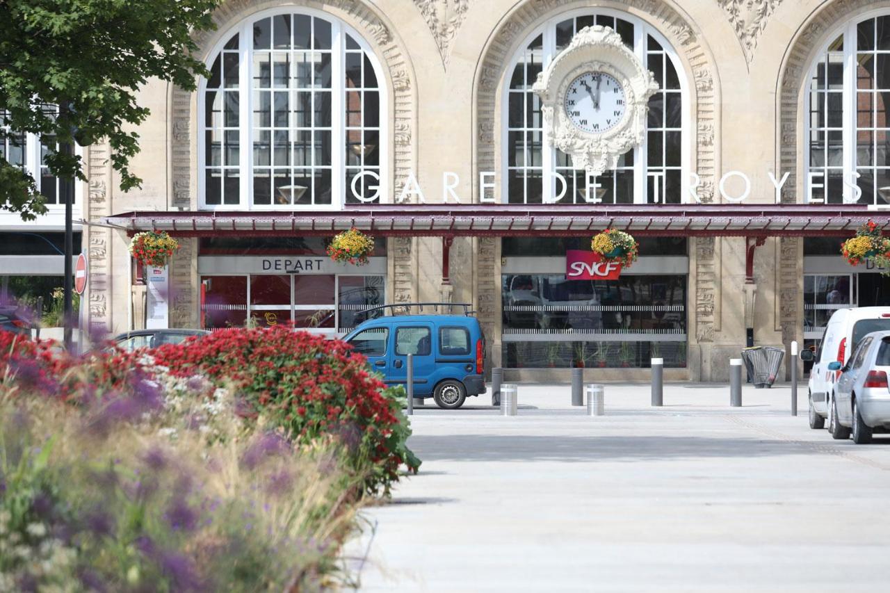 Appartement Cozy Avec Stationnement Gratuit Saint-Andre-les-Vergers Екстер'єр фото